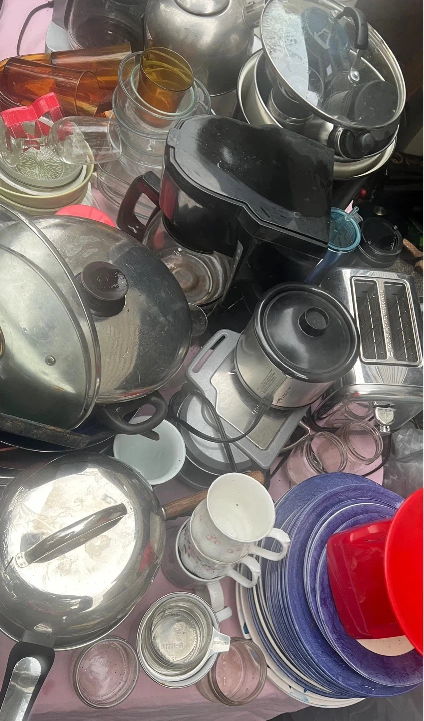 Moving sale