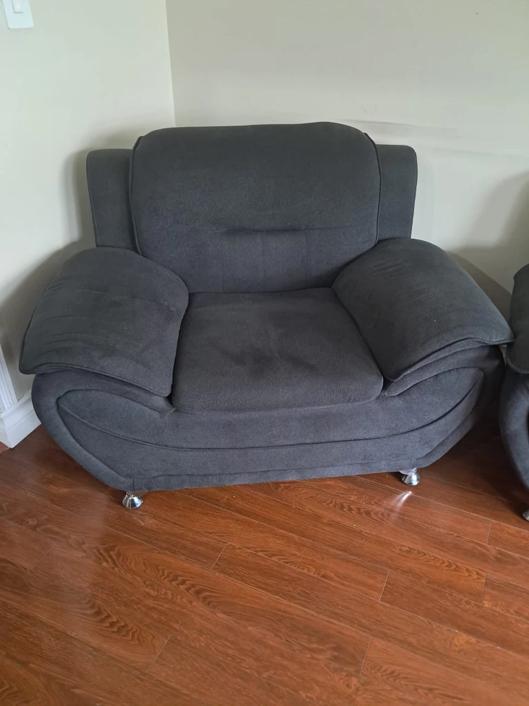 Beautiful Living Room Sofa Set - Sofa Set + 2 Accent Chairs - photo 3