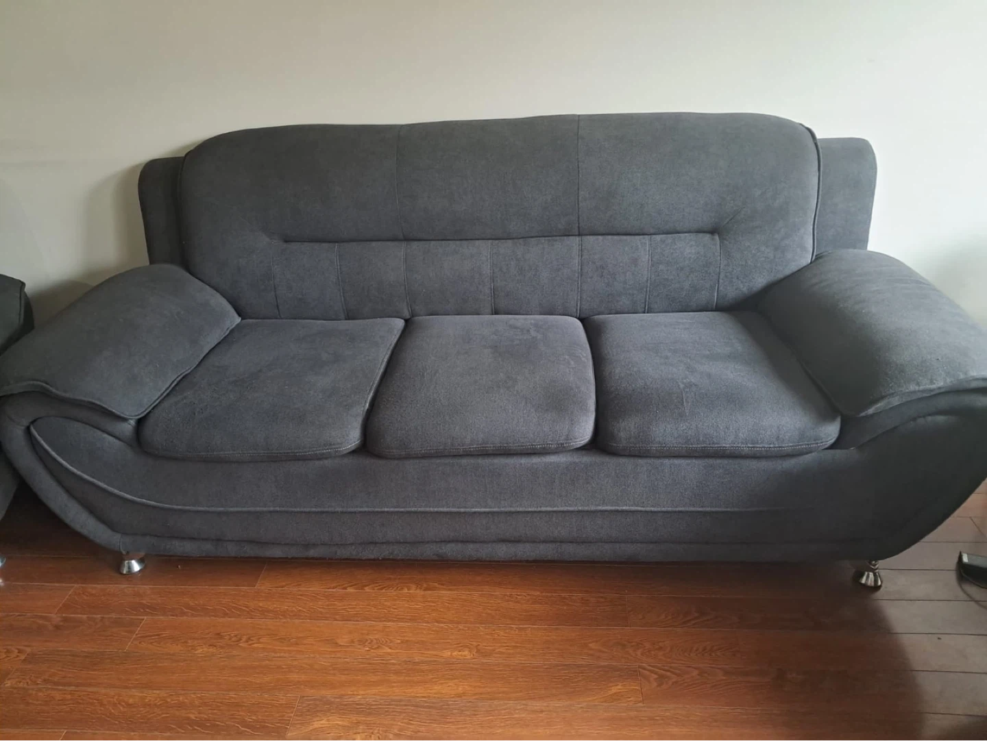 Beautiful Living Room Sofa Set - Sofa Set + 2 Accent Chairs - photo 2