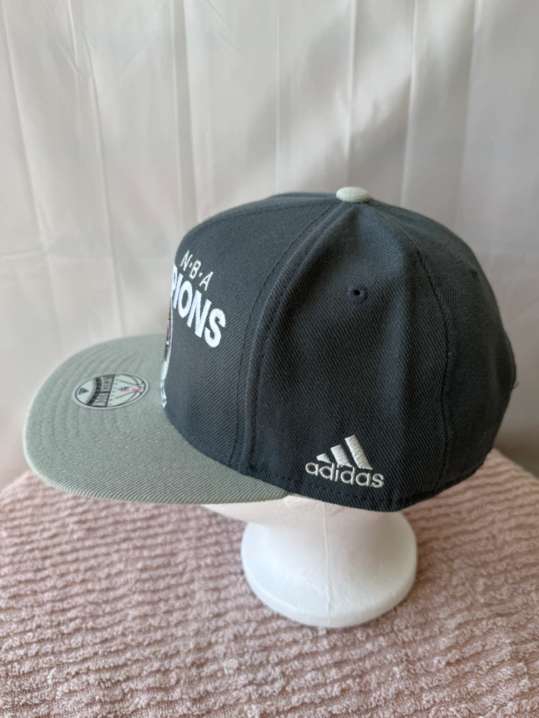 Adidas NBA 2012 Champions Miami Heat Snapback Hat - photo 2