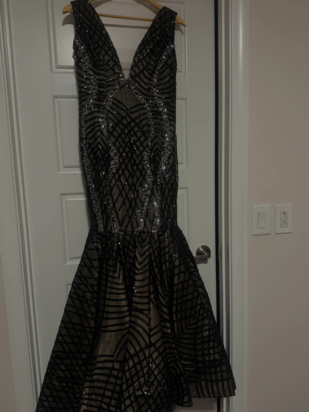 Sparkly Black Mermaid Prom Dress - photo 2