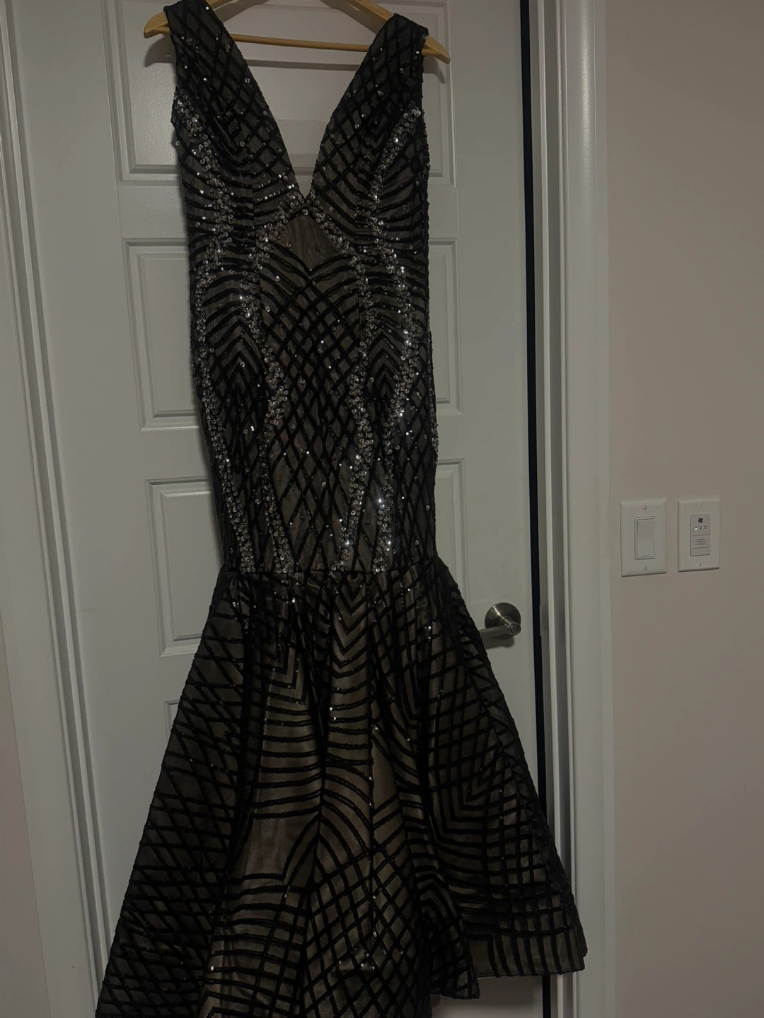 Sparkly Black Mermaid Prom Dress - photo 3