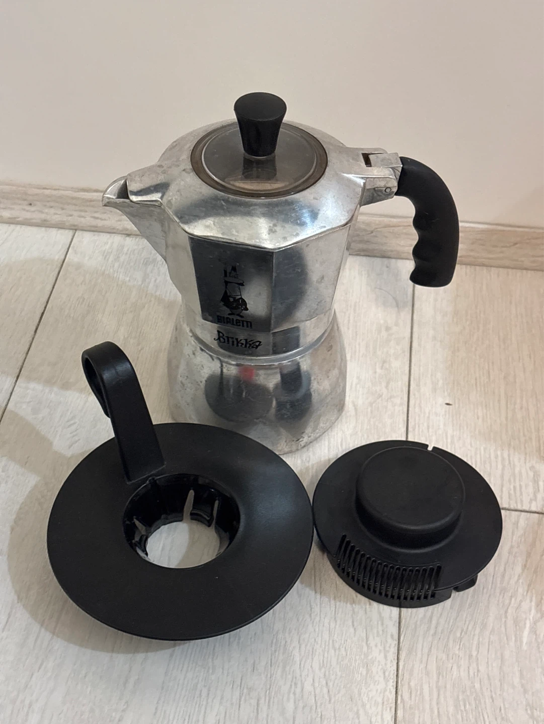 Bialetti Moka Express Coffee Maker and Melitta Coffee Filters - photo 3
