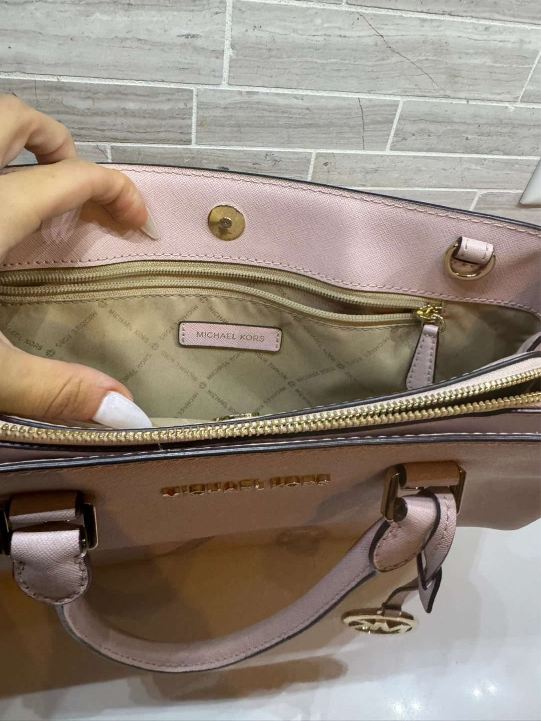 Michael Kors Pink Leather Tote Bag - photo 2