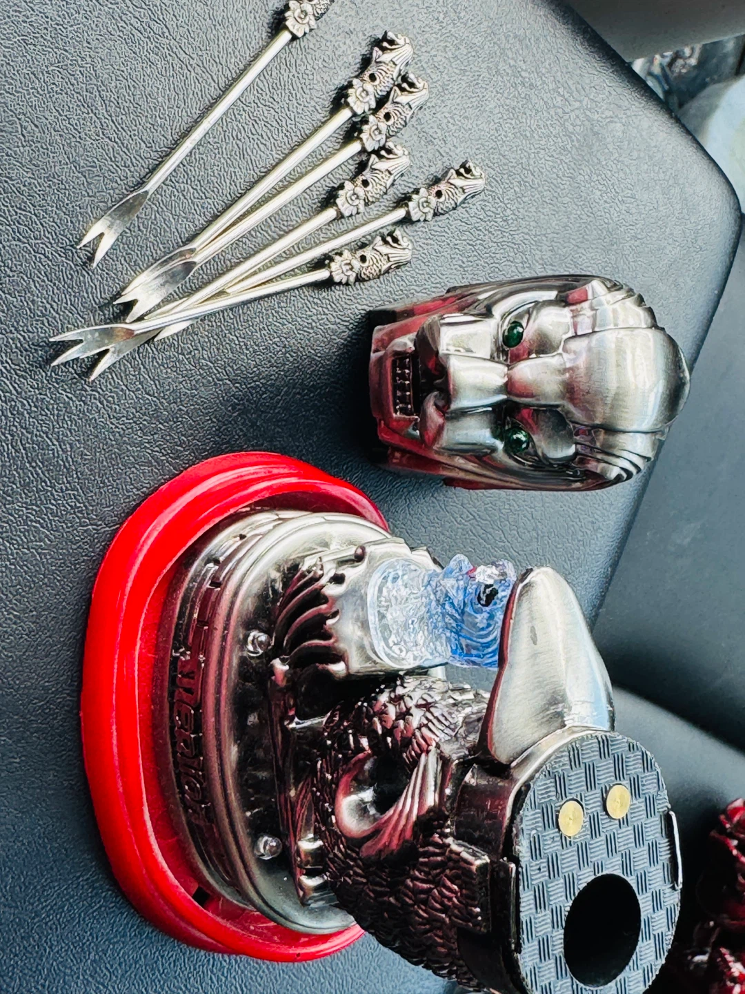Singapore Merlion & Lion Head Lighter Set - photo 3