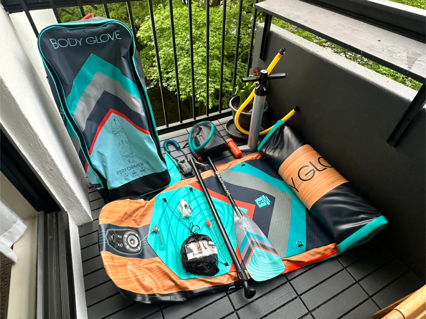 Body Glove Paddleboard 11’ (trades?) Apple devices or Kayak?)
