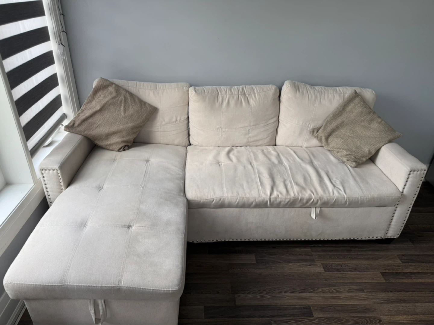 Sofa with pull out bed and storage