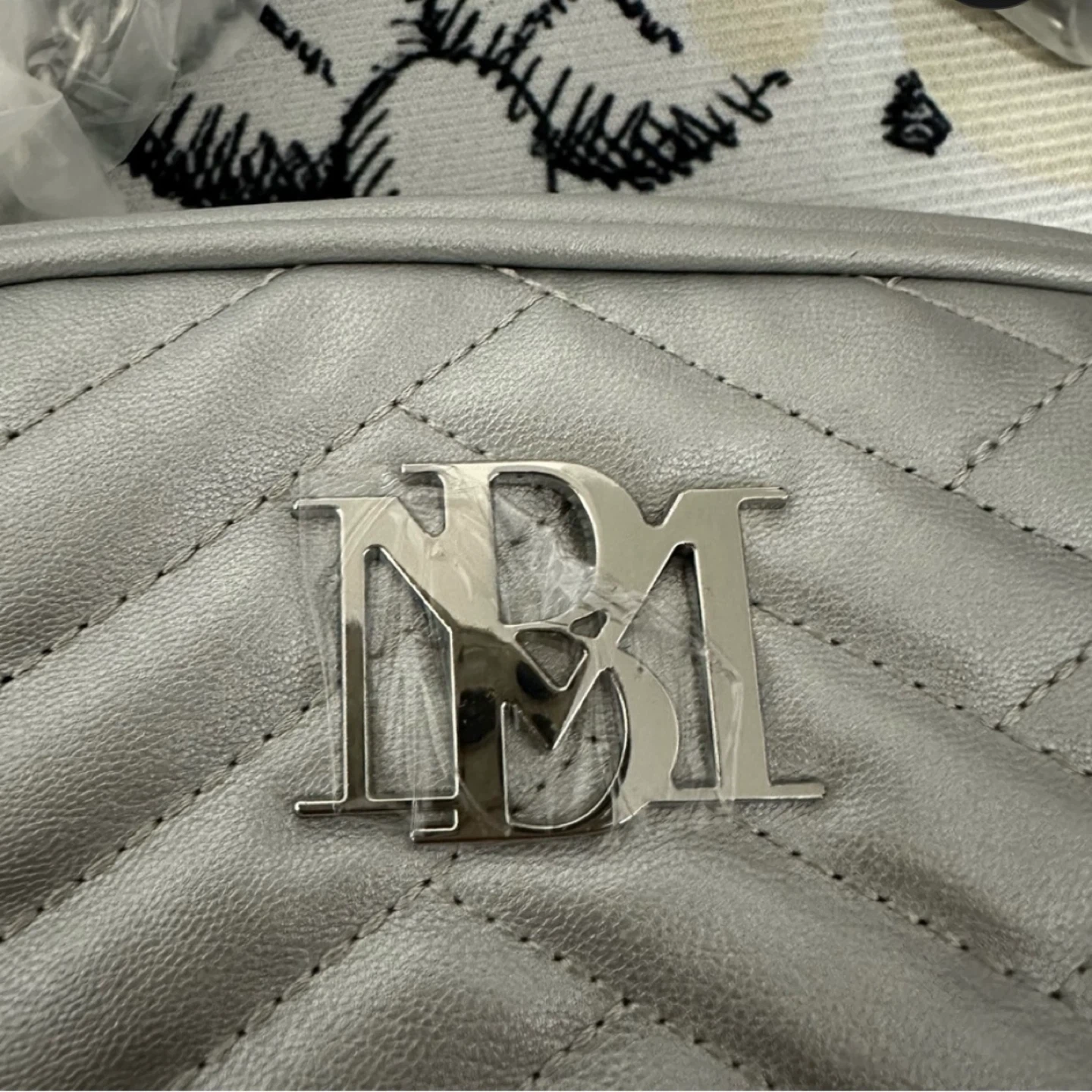 BADGLEY MISCHKA Metallic Grey Silver Camera Bag Chain Strap NWT - photo 5