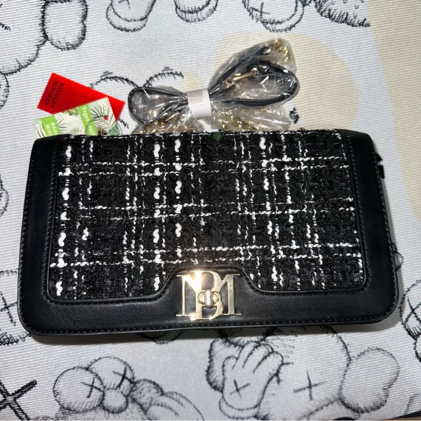 BADGLEY MISCHKA Black & White Wool Tweed Crossbody - photo 3