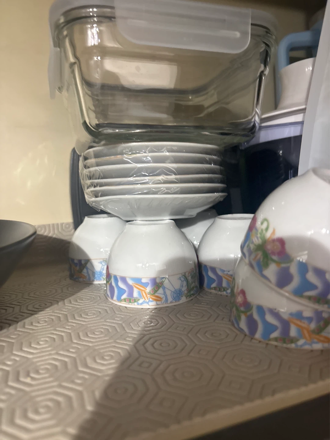 White Teapot and Cups Set - photo 3