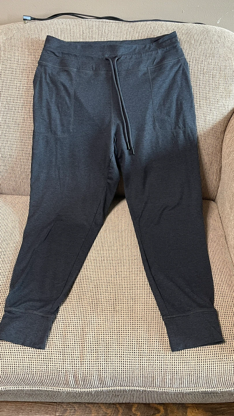Lole Women's Charcoal Grey Capris Size M - photo 3