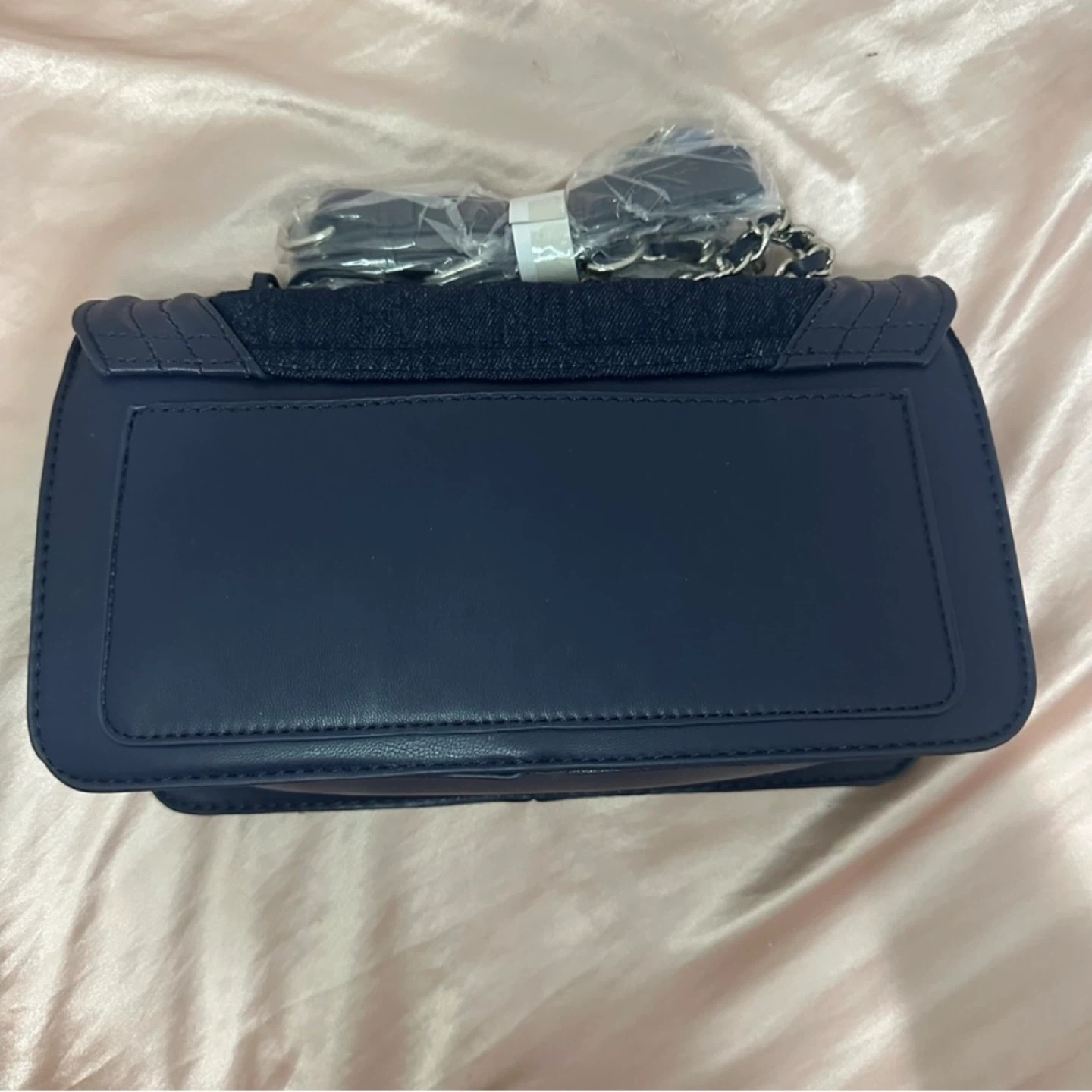 BADGLEY MISCHKA MSRP $159 Denim Diamond Quilted Crossbody - photo 4