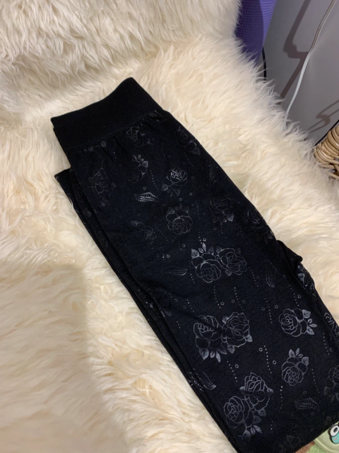 NEW Black Rose Print Leggings - photo 2