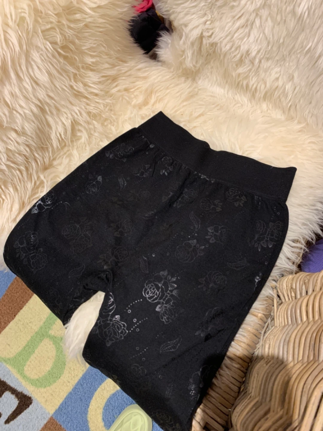 NEW Black Rose Print Leggings