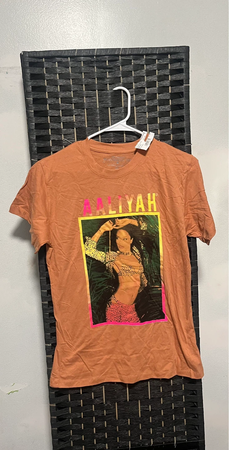 AALIYAH Graphic T-Shirt size M - photo 2