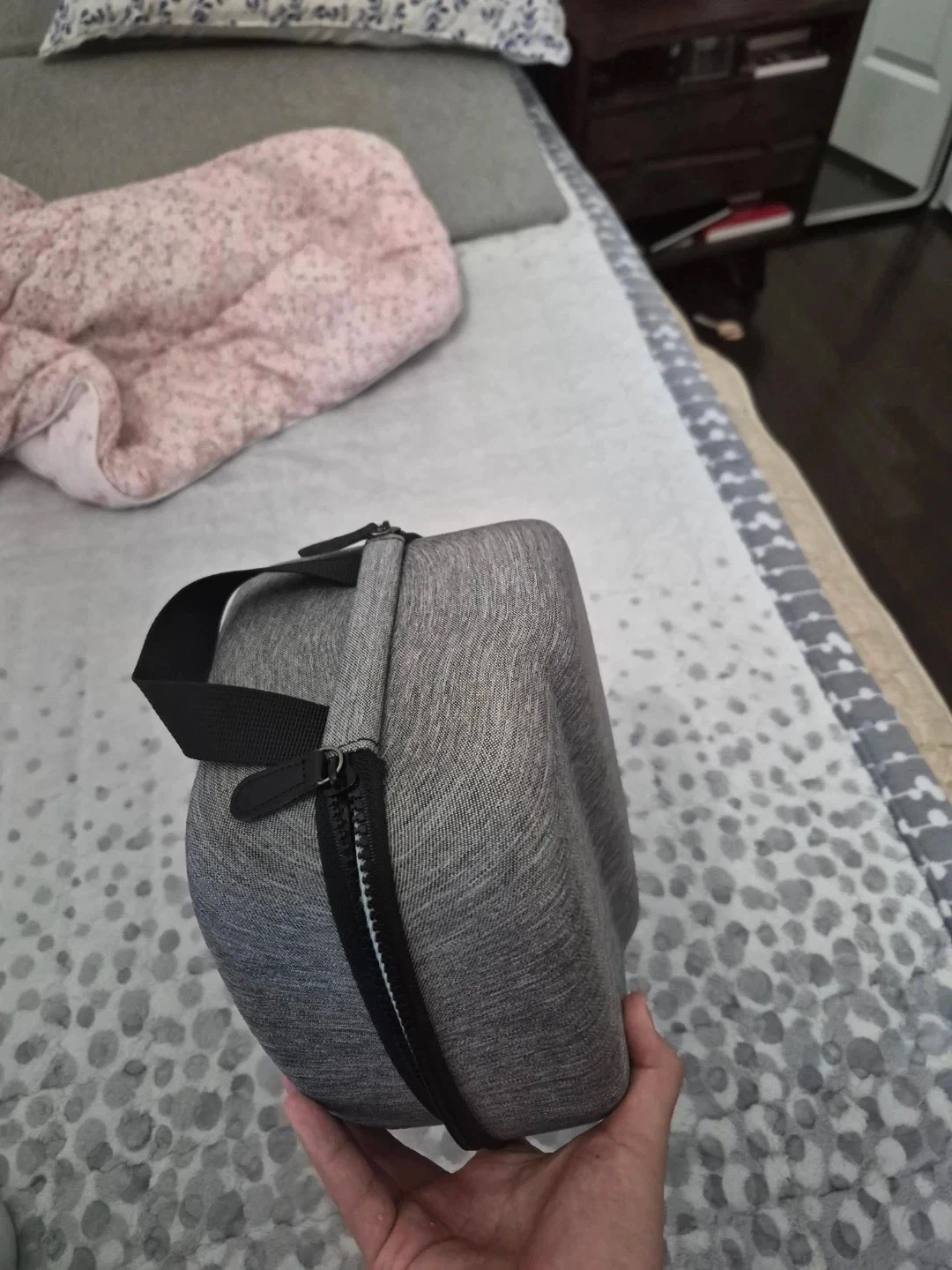 Meta Quest 2 VR Headset with Carrying Case - photo 3