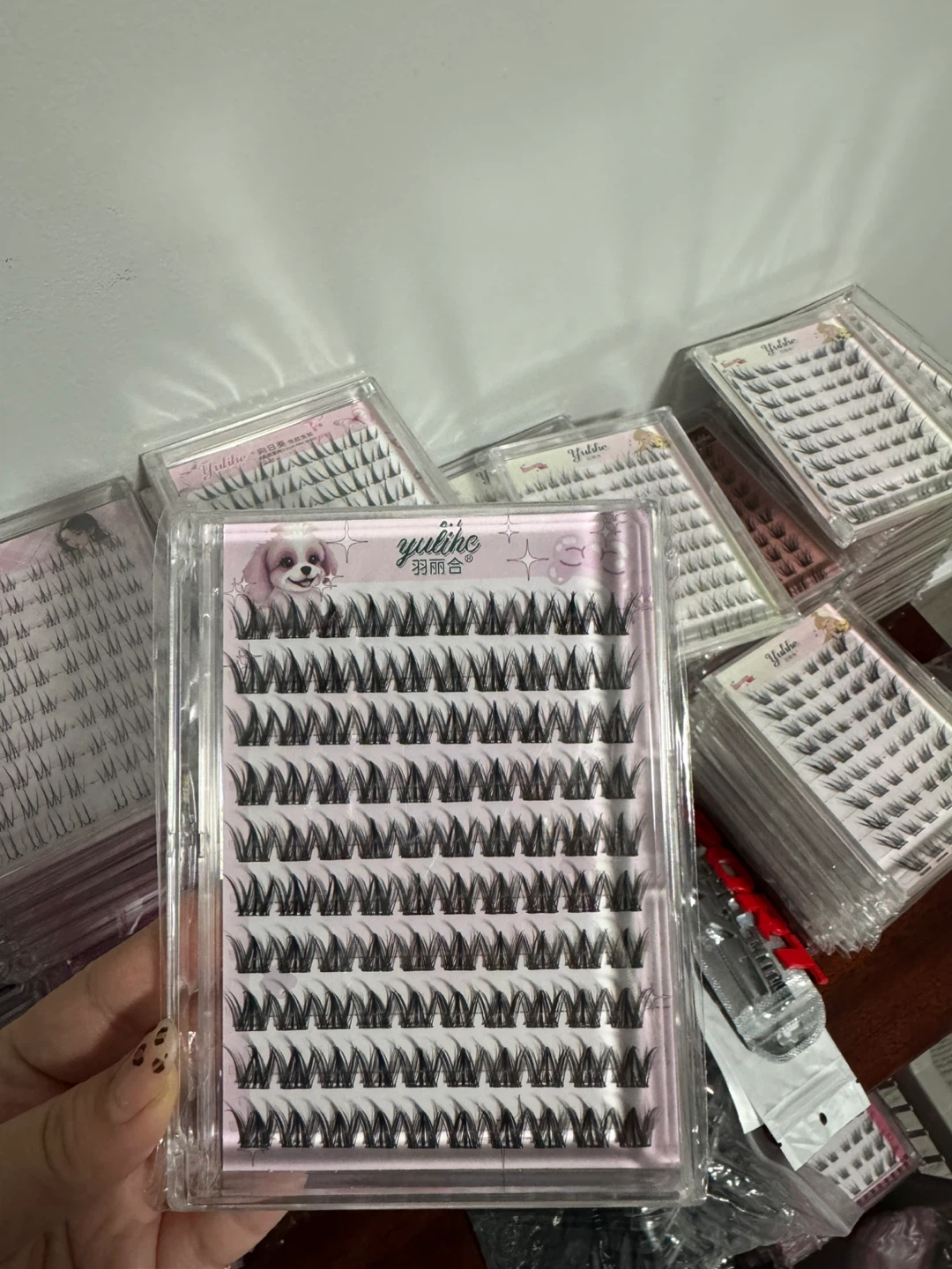 false eyelashes - photo 5