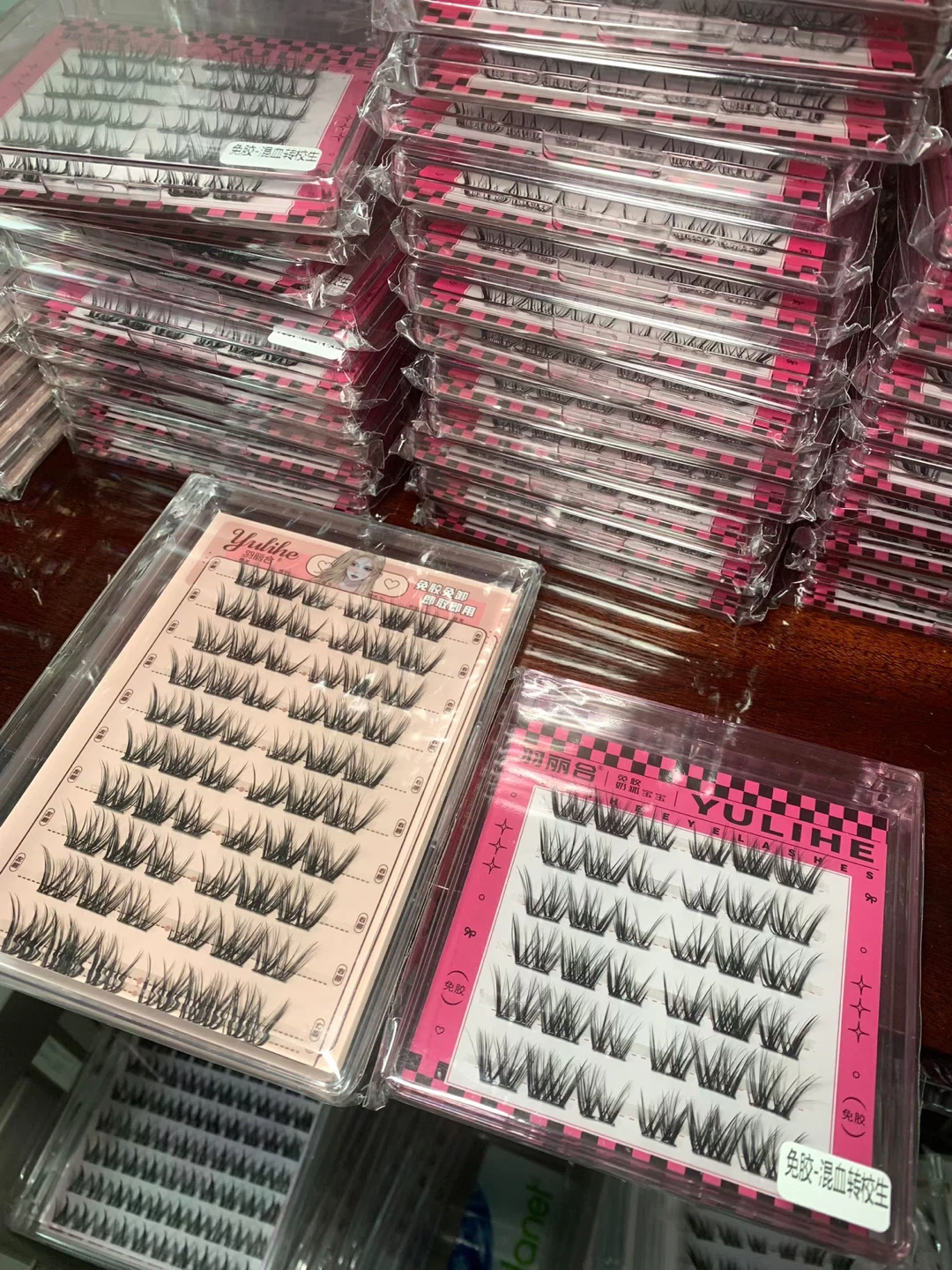 false eyelashes