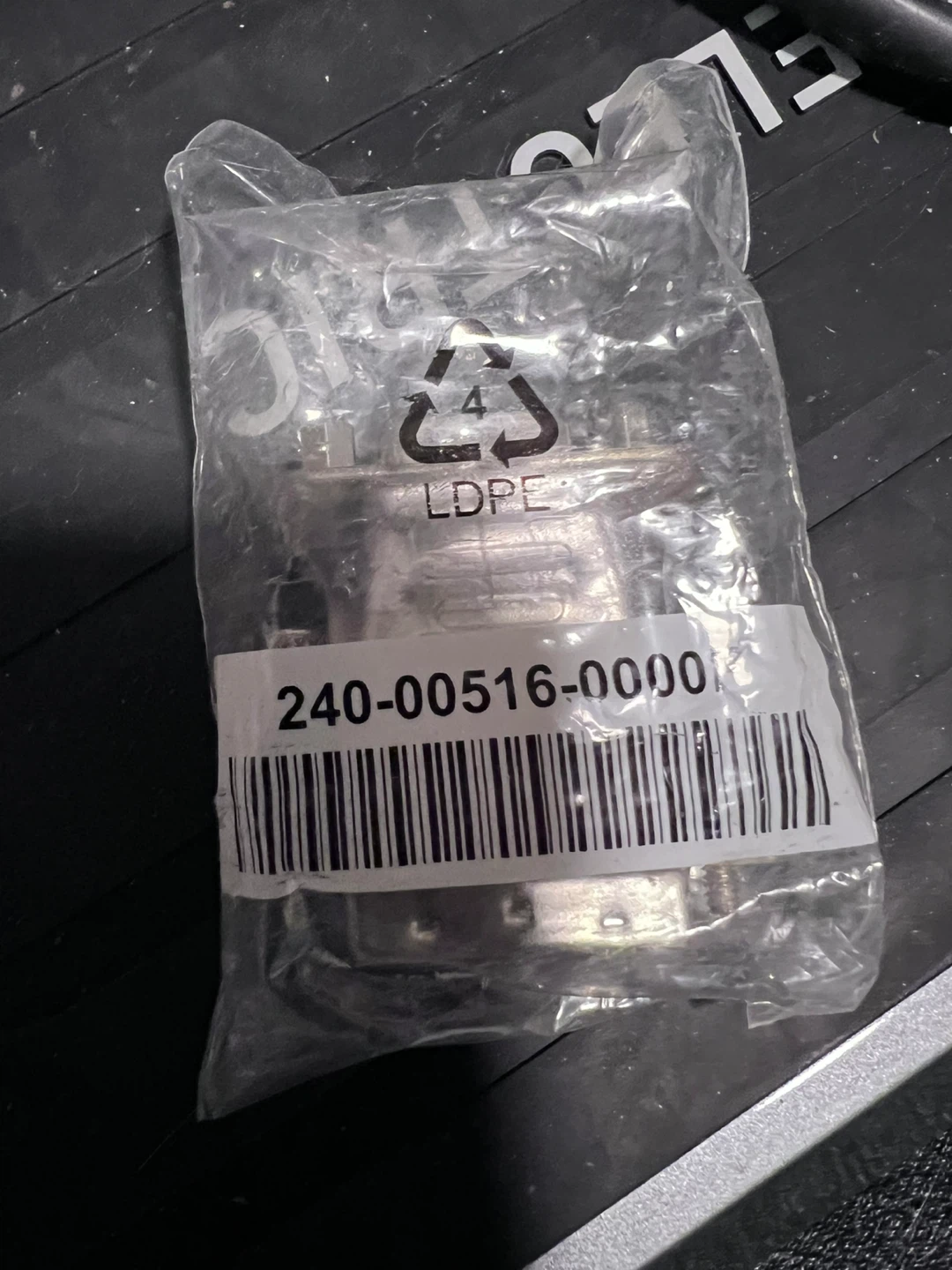 DVI to VGA Adapter - photo 2