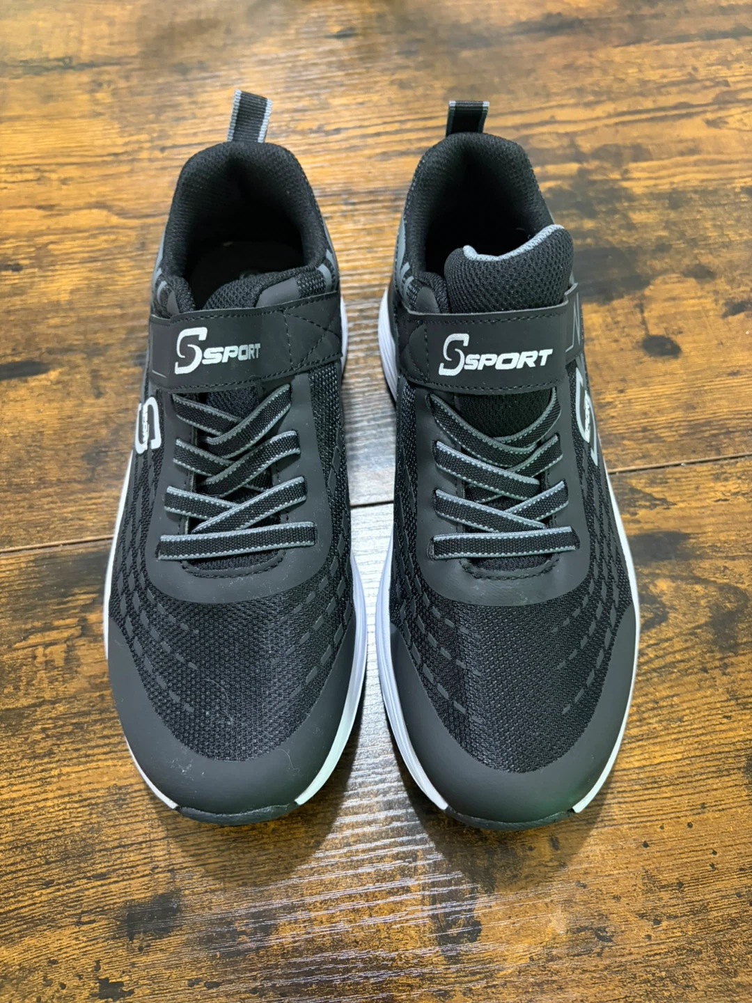 S Sport Kids Black Memory Foam Sneakers Size 6