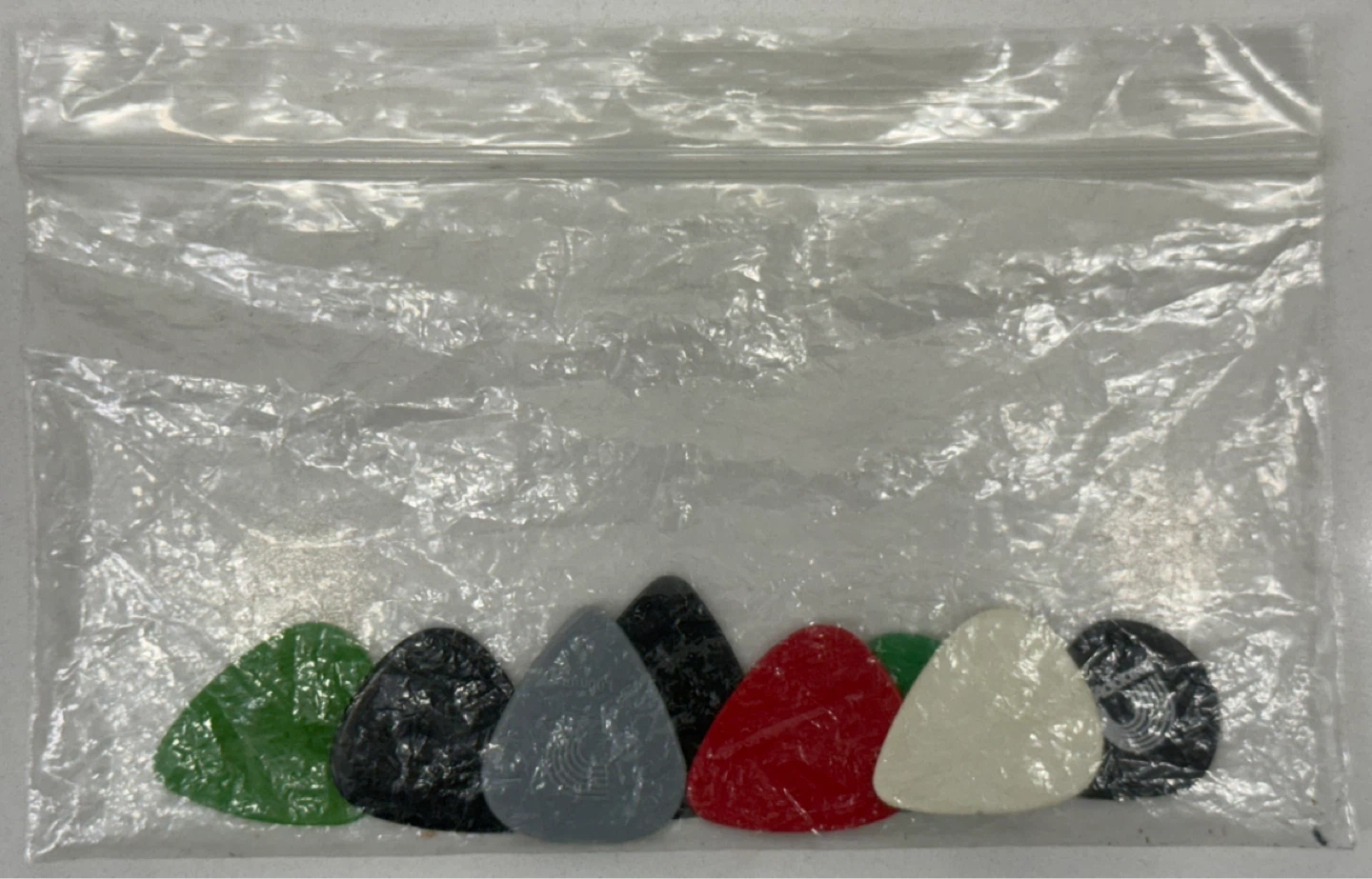 8 Assorted Guitar Picks Different Colours and Sizes - photo 2