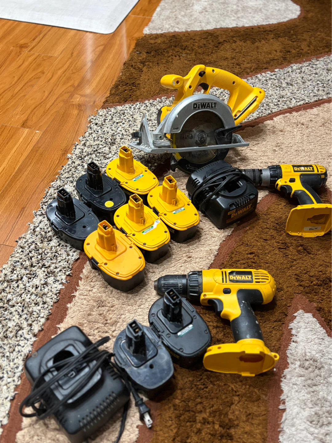 DeWalt Cordless Power Tool Set with Batteries & Charger - photo 4
