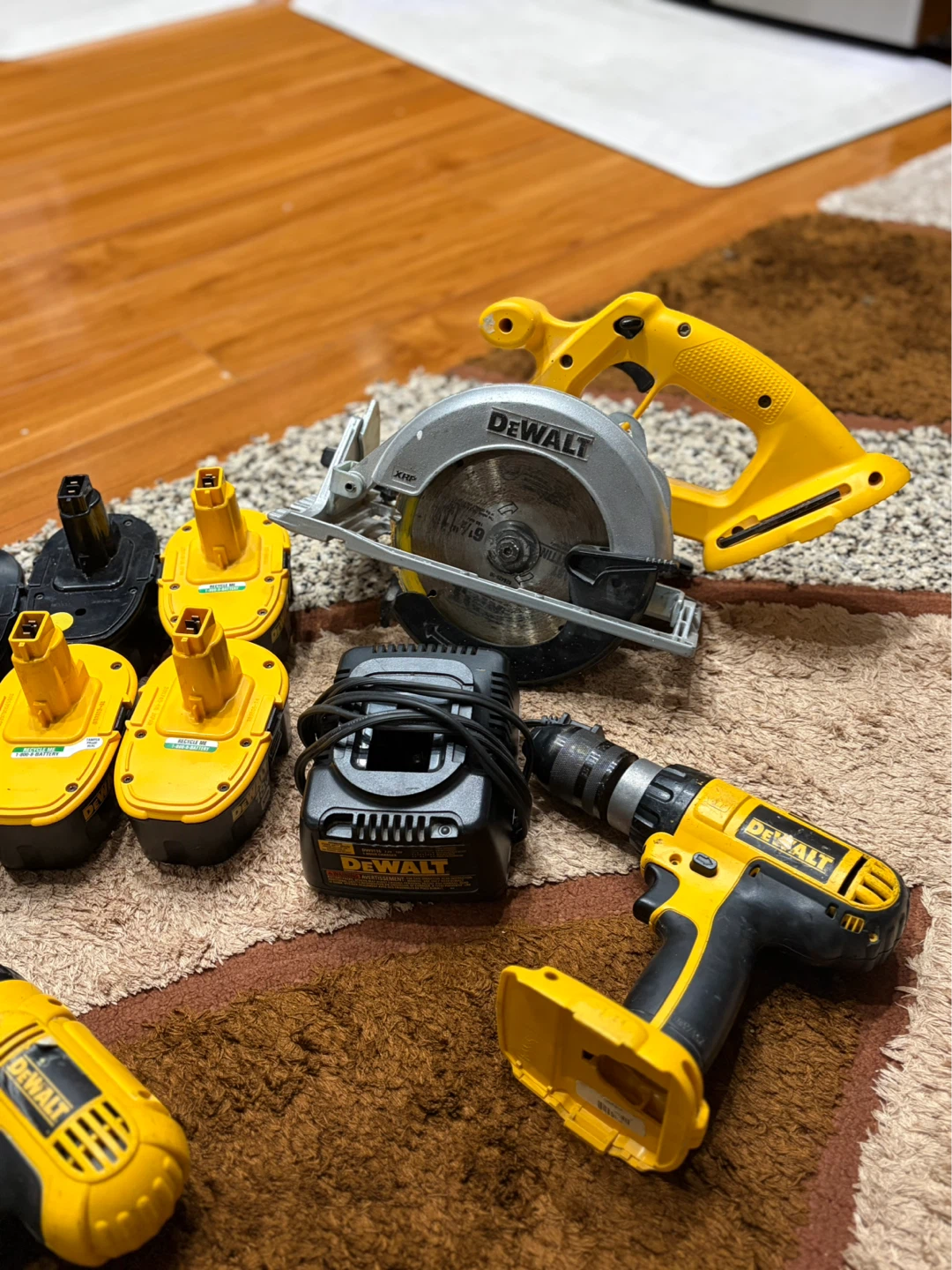 DeWalt Cordless Power Tool Set with Batteries & Charger - photo 5