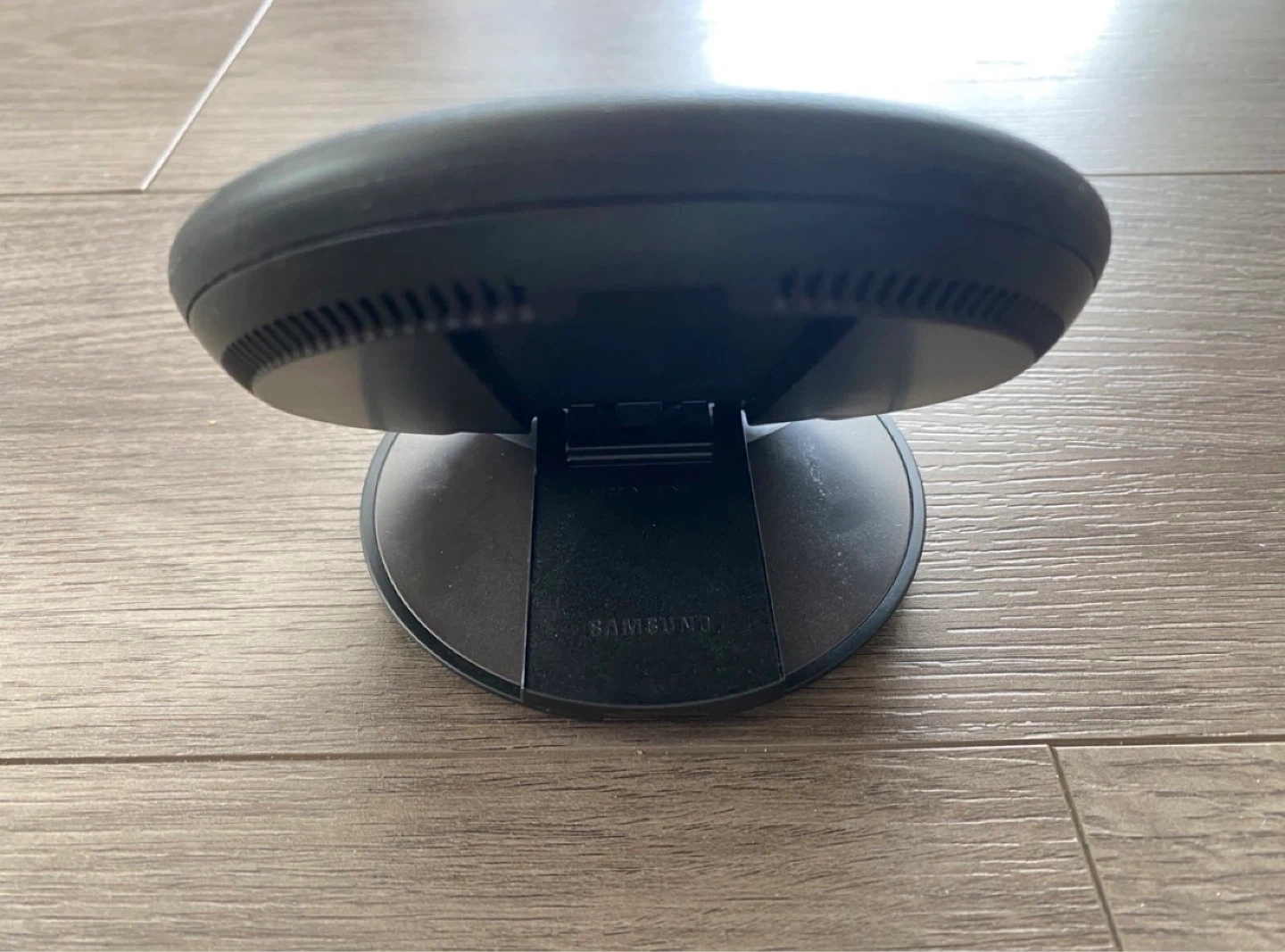 Samsung Fast Charge Wireless Charging Pad - photo 5