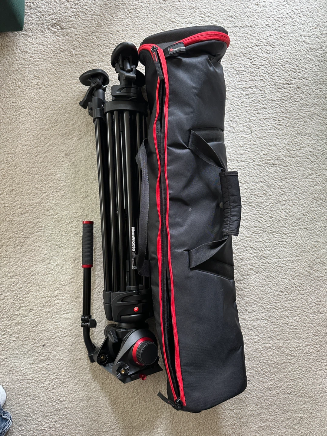 Manfrotto 546B Tripod with 504HD Head and Bag - photo 5
