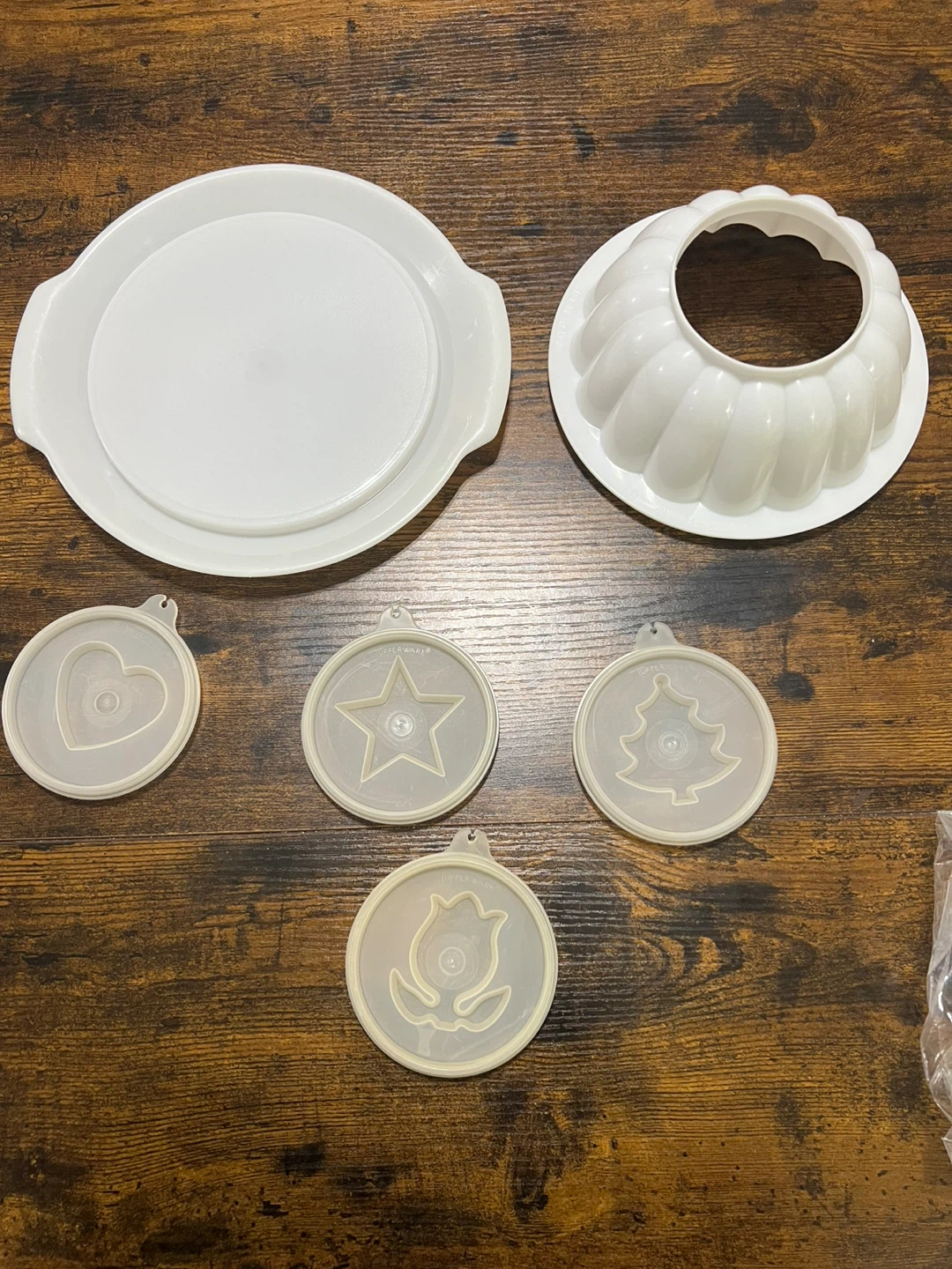 Tupperware jello mold set