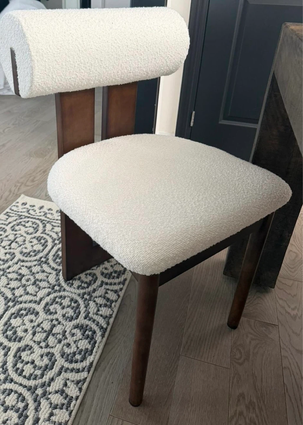 New Wooden Dining Table with 8 Bouclé Chairs - photo 3