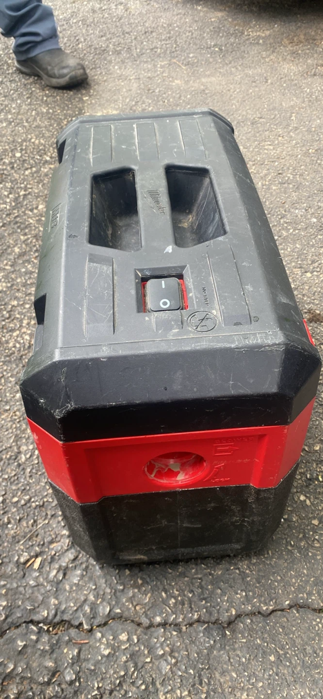 Milwaukee M18 Cordless Wet/Dry Vacuum - photo 2
