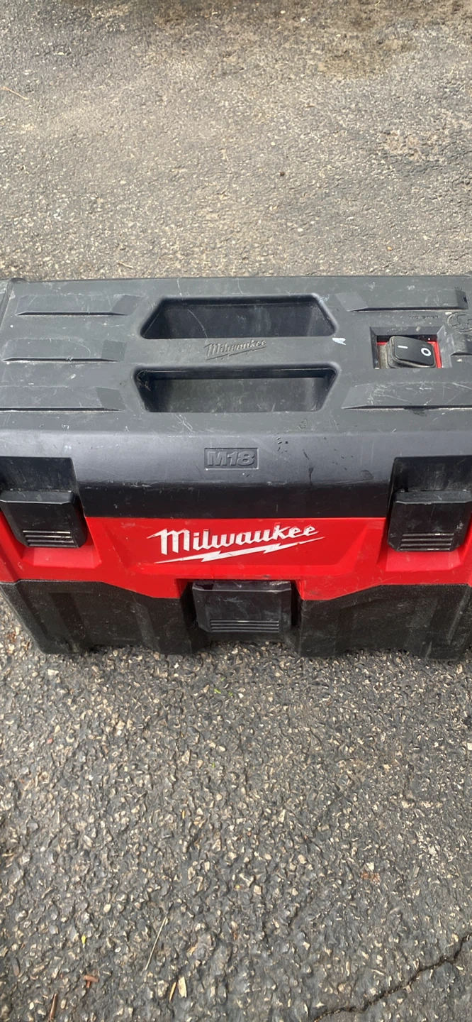 Milwaukee M18 Cordless Wet/Dry Vacuum