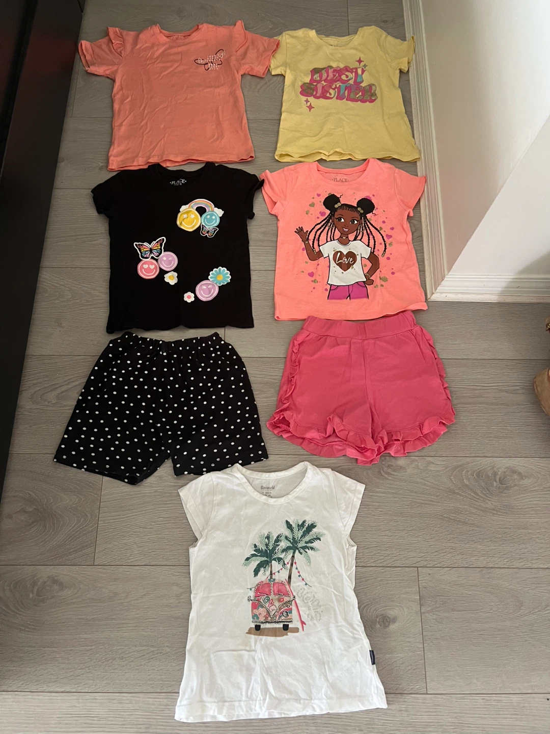 Girl summer tshirts and shorts