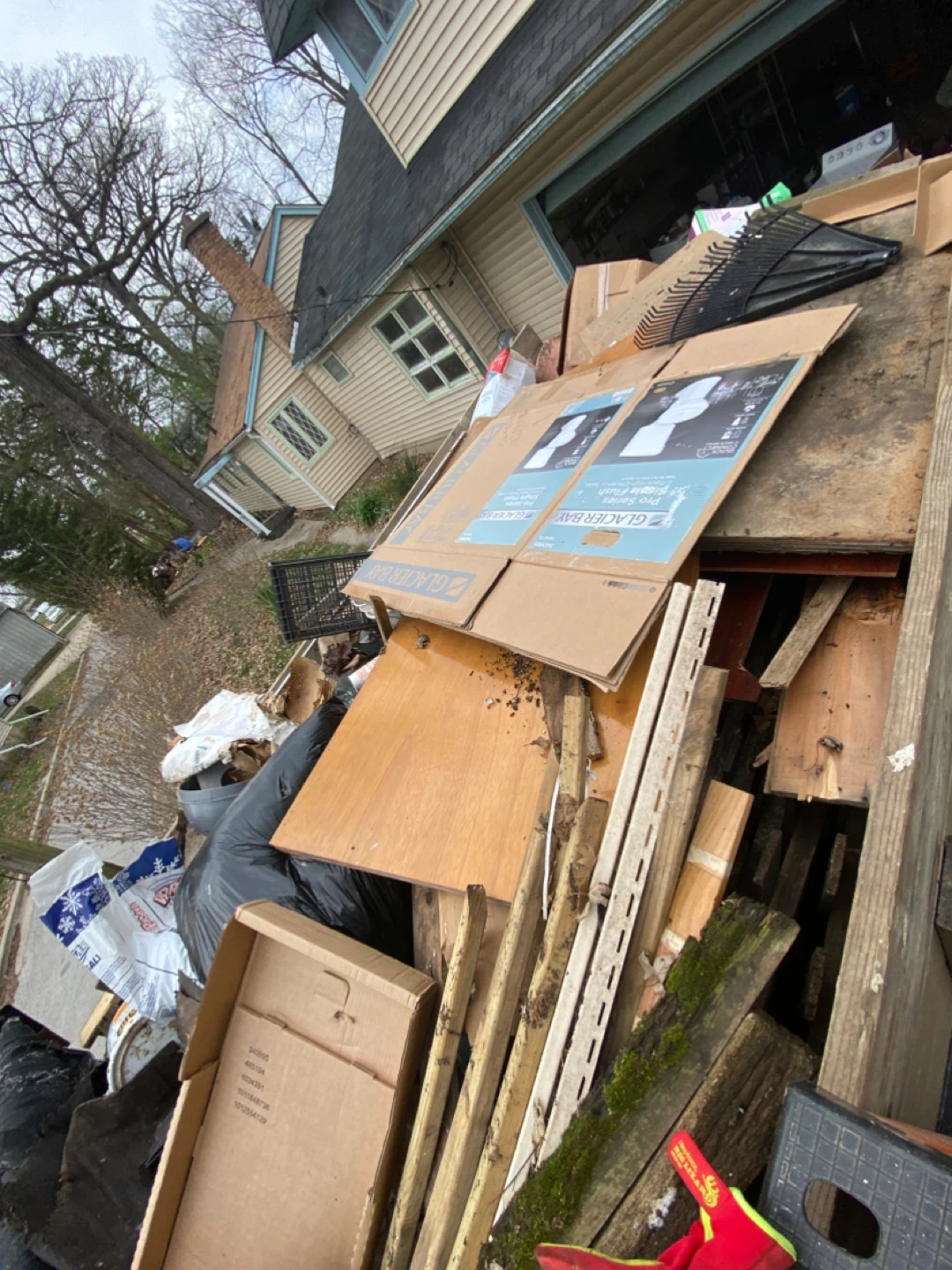Junk Removal Truck Load - Mixed Debris - photo 2