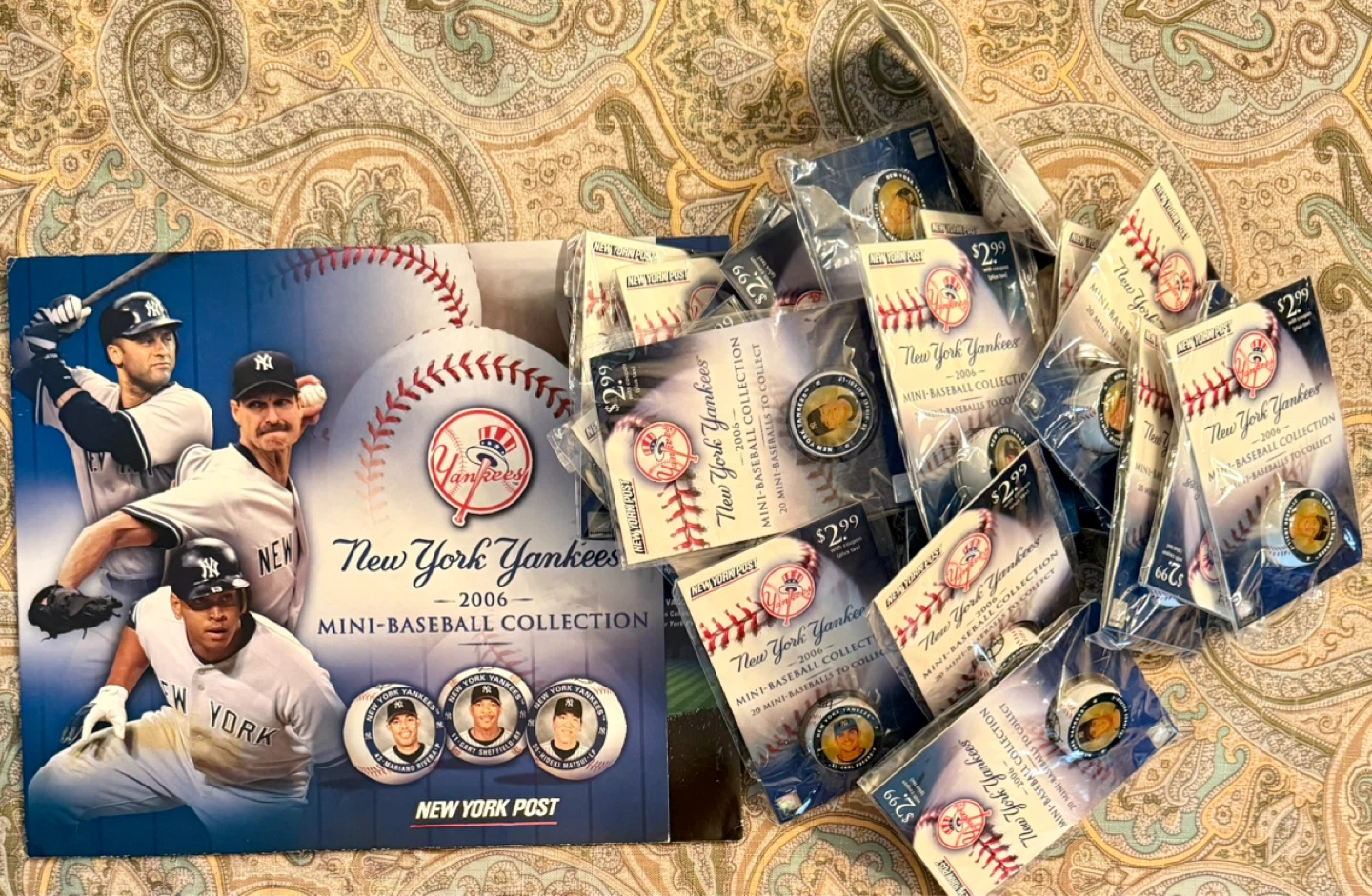 New York Yankees Collection Pins & Medallions - photo 3