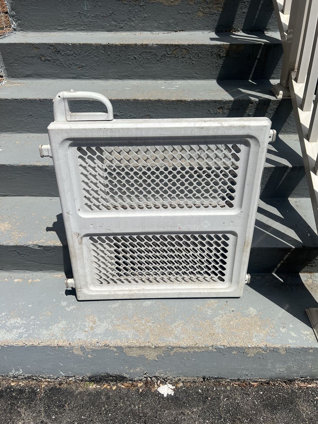 Safety 1st White Baby Gate