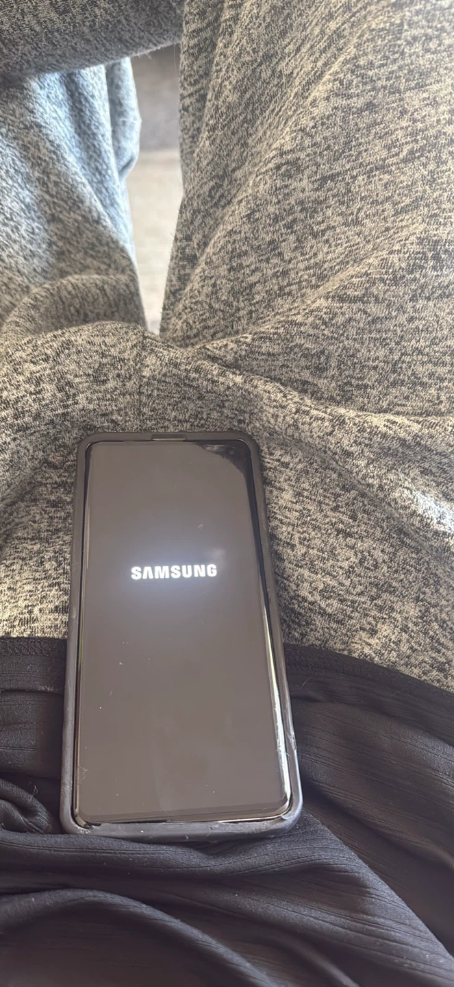 Samsung Galaxy S10+ with Otterbox Case - photo 2