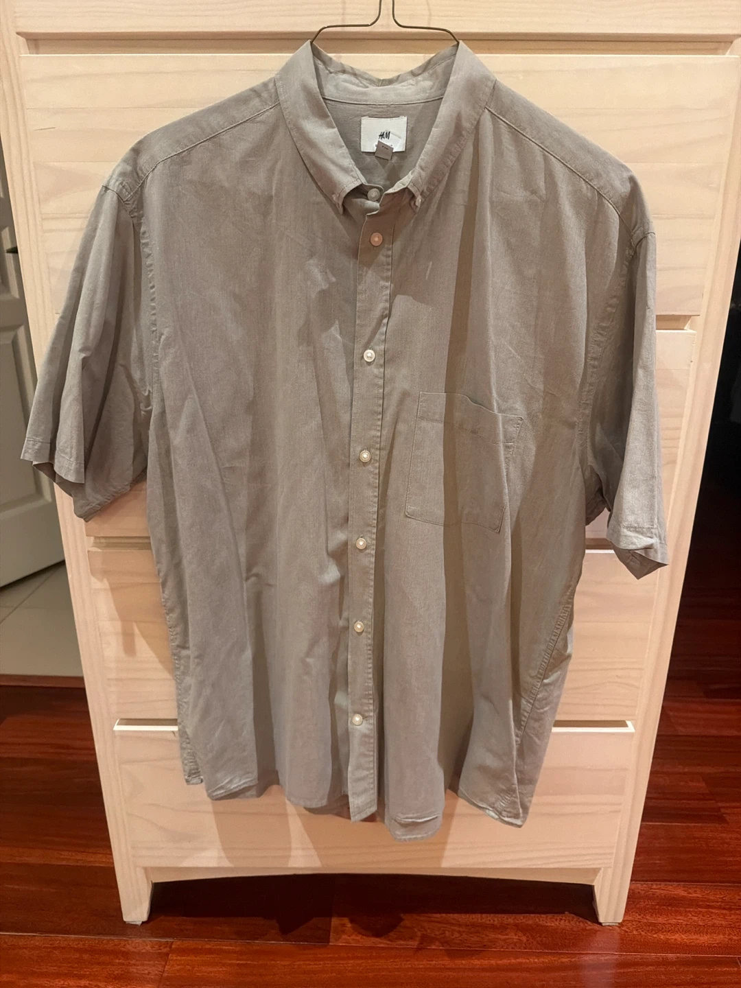 H&M Short Sleeve Button-Up Shirt - XL