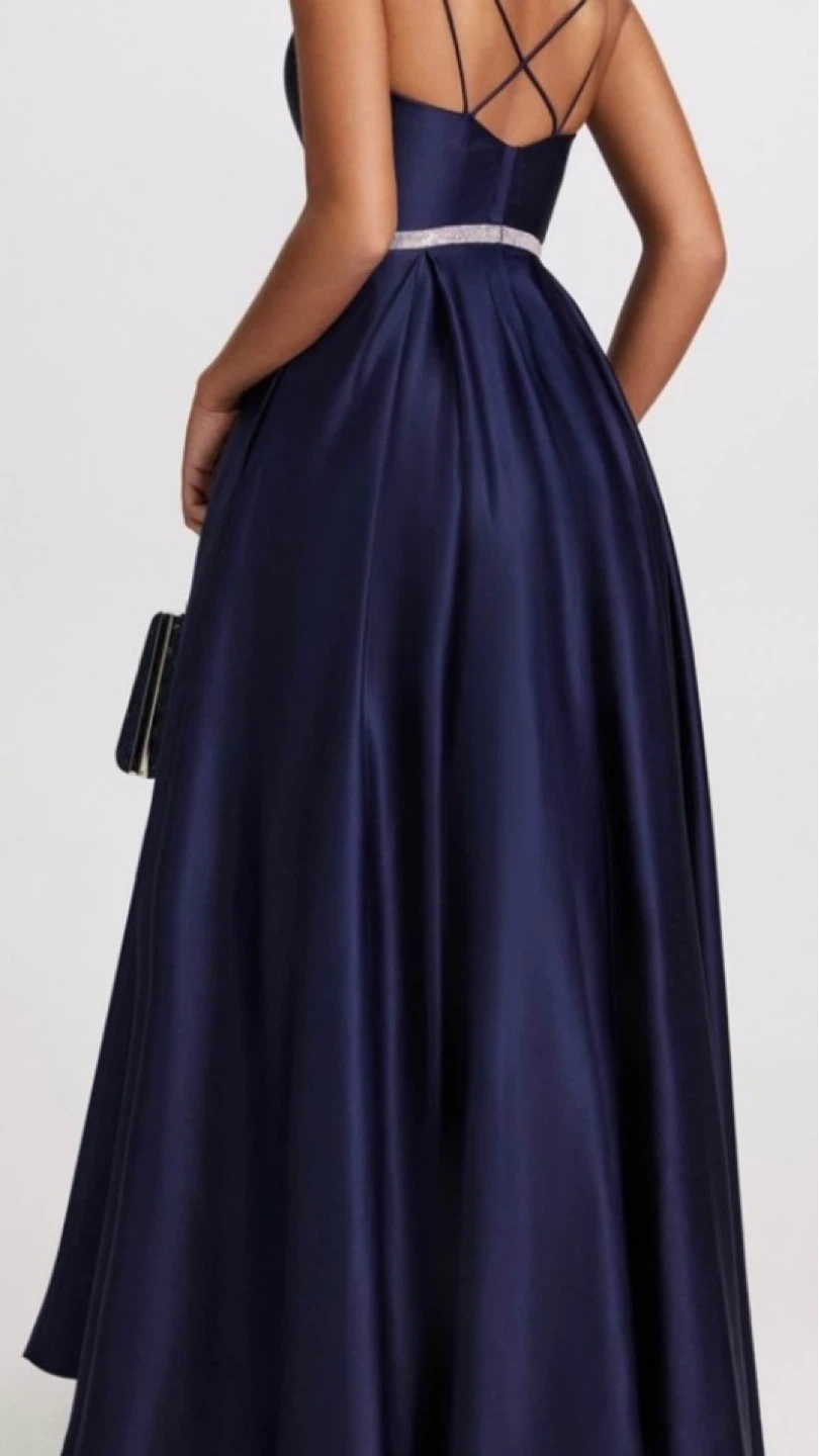 Royal blue stunning gown for rent - photo 4