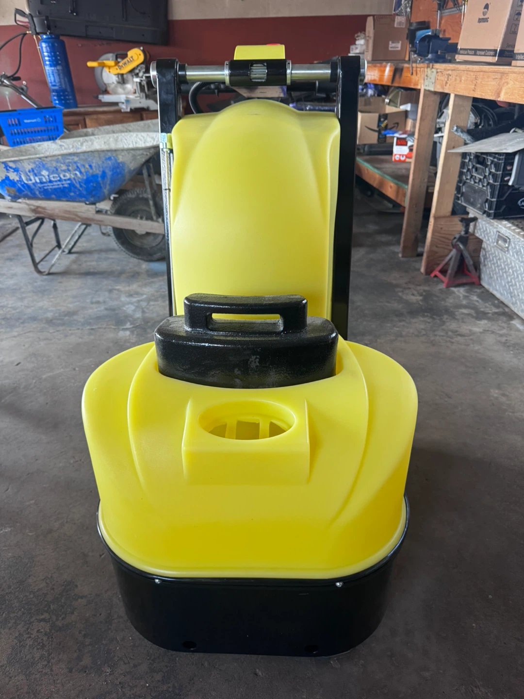 Concrete grinder