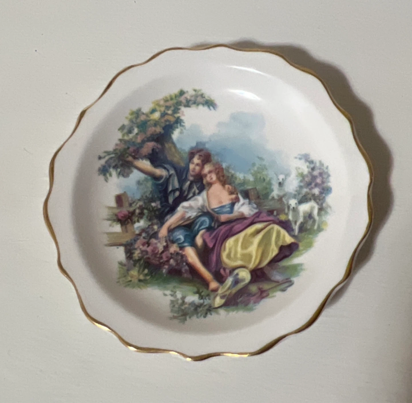 Decorative 24 k Gilded Plate with Romantic Scene