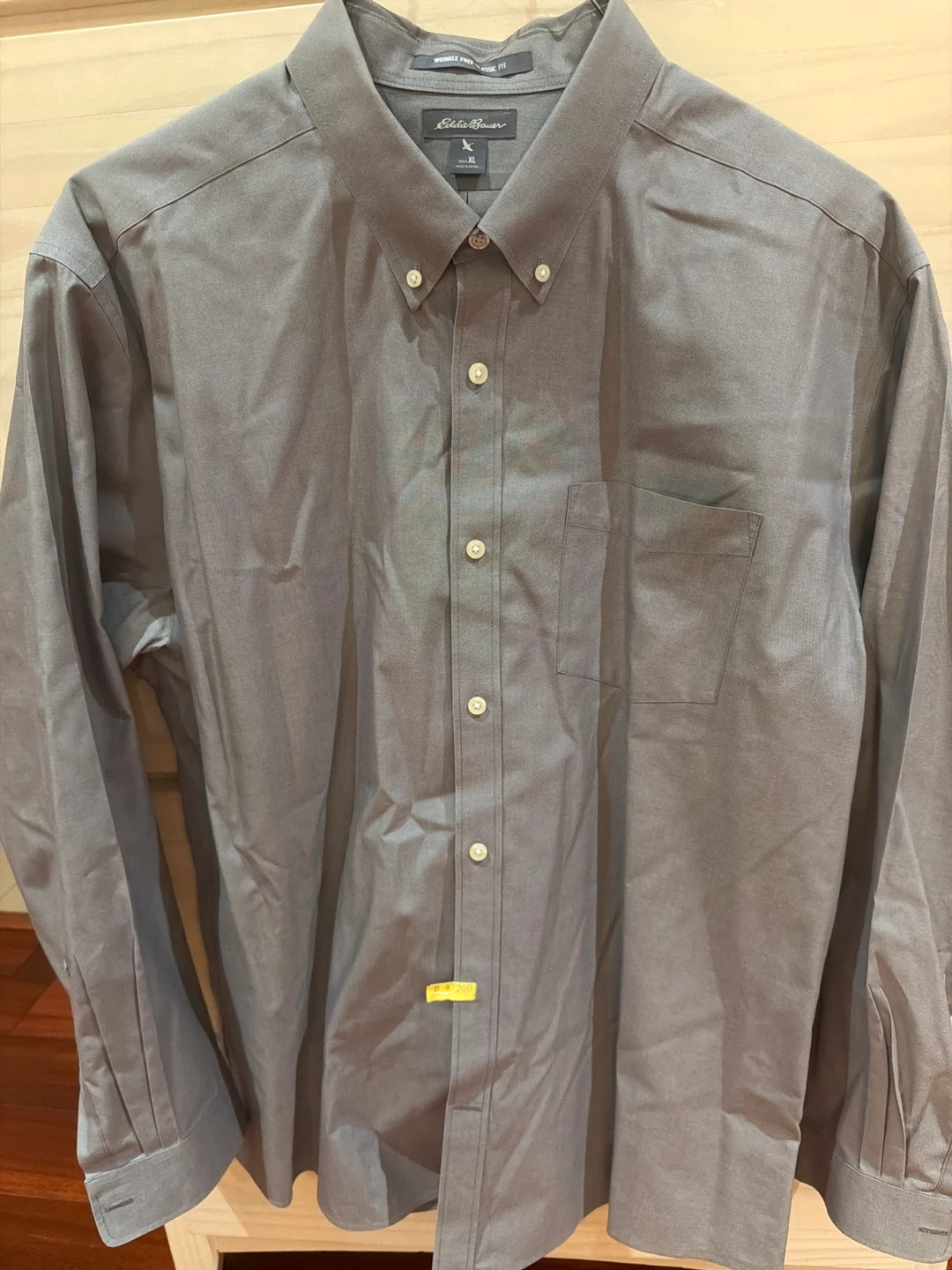 Eddie Bauer Men's XL Wrinkle-Free Classic Fit Button-Up Shirt