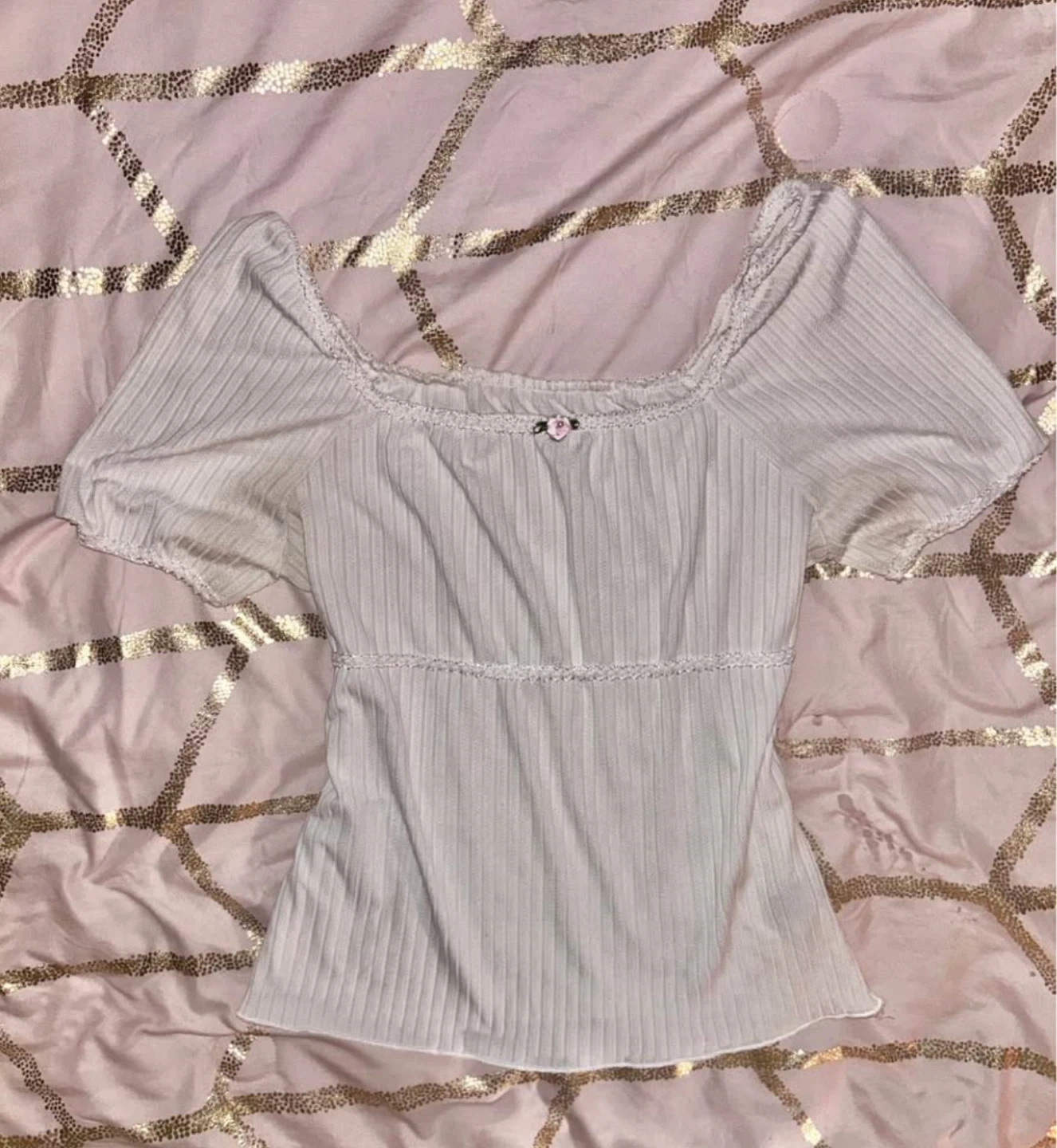 flower detail top