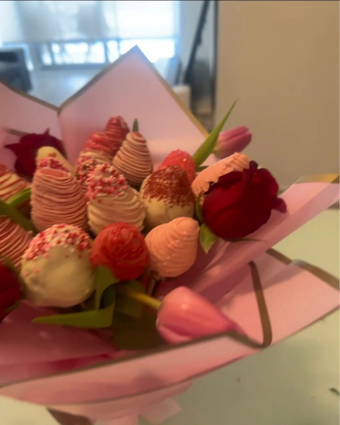 Chocolate Covered Strawberry Bouquet - photo 2