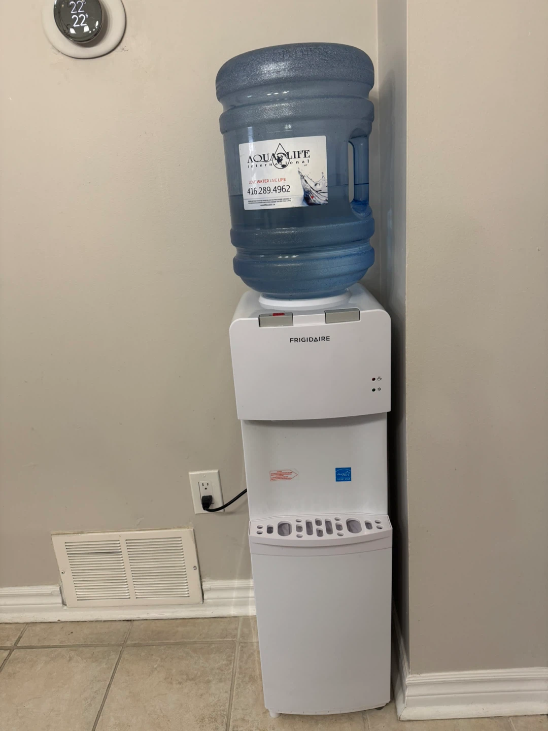 Frigidaire Water dispenser