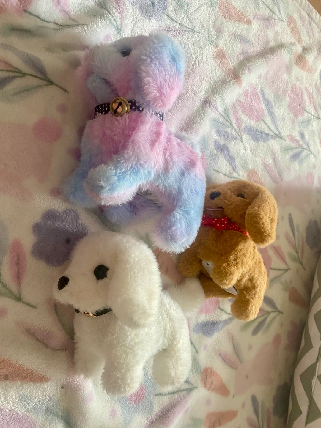 Set of 3 Plush batteries powered Dogs - photo 3