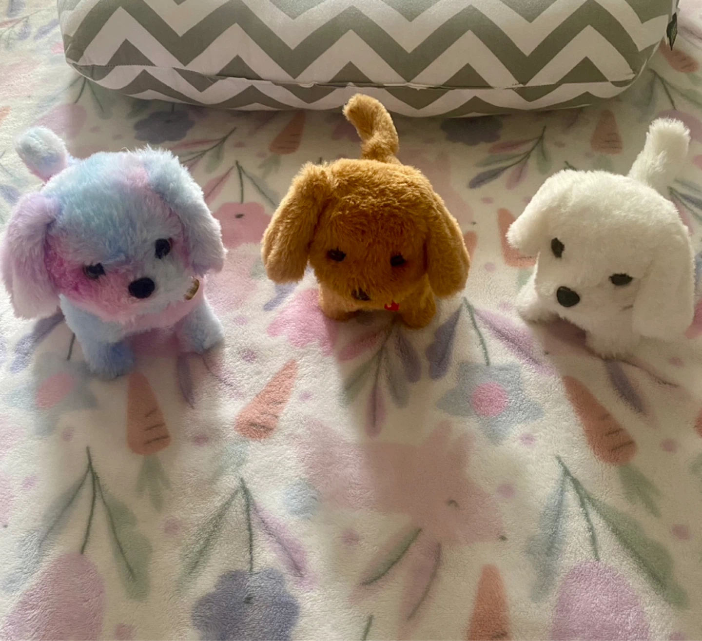 Set of 3 Plush batteries powered Dogs