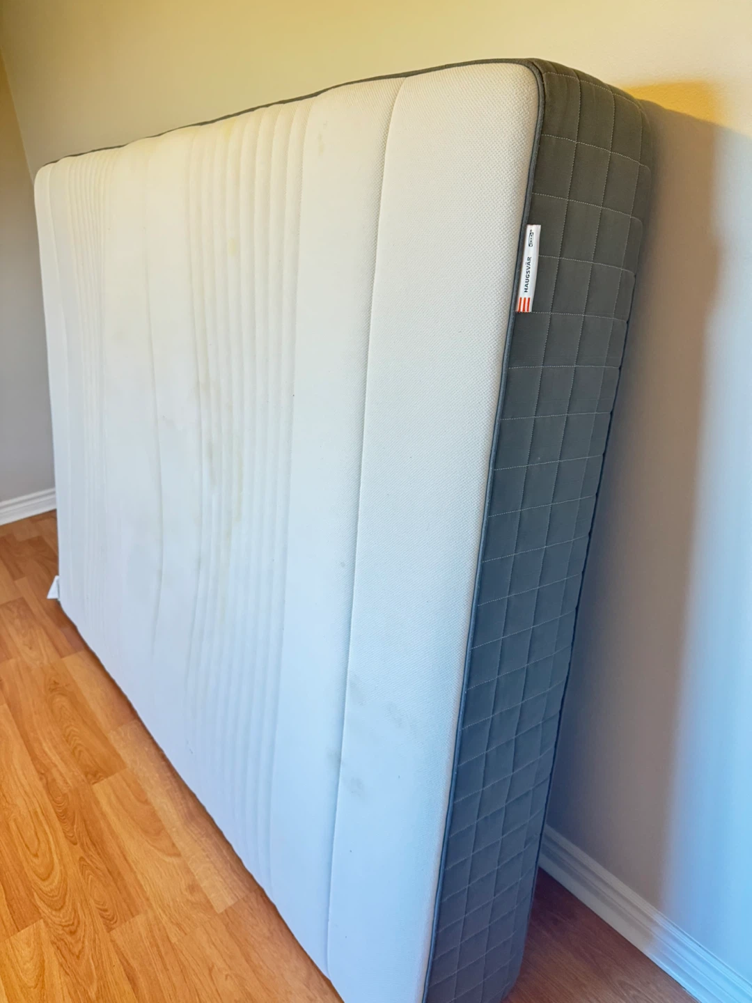 Free Queen Mattress – – Pickup in Etobicoke