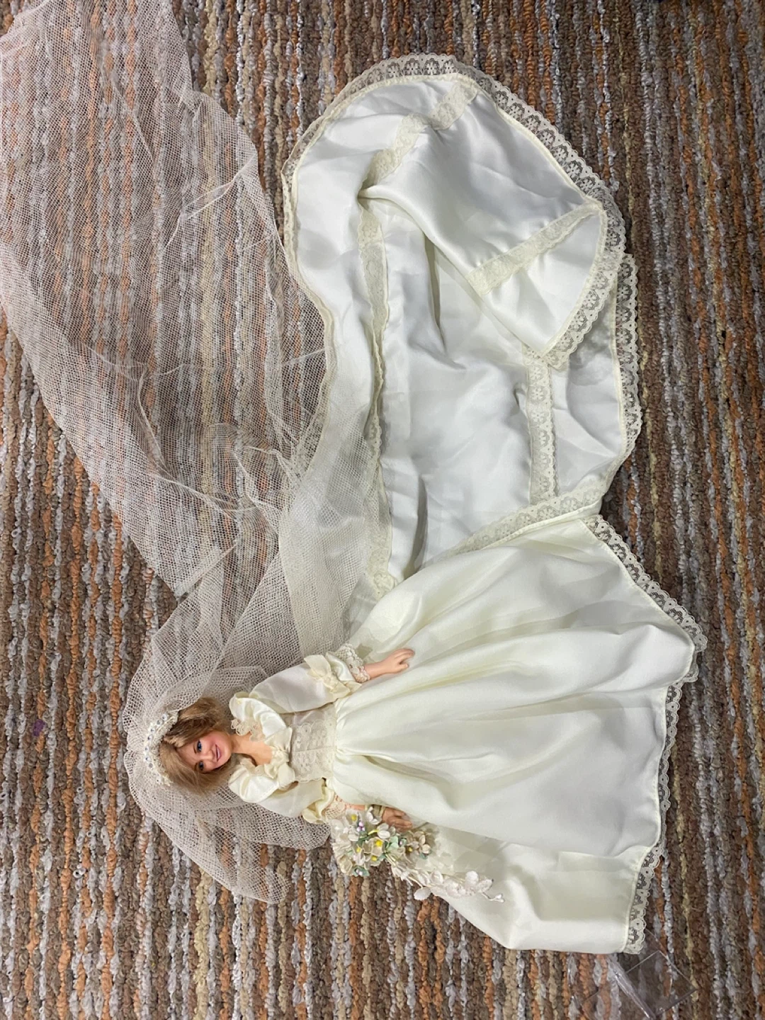 Princess Diana Wedding Doll - photo 4